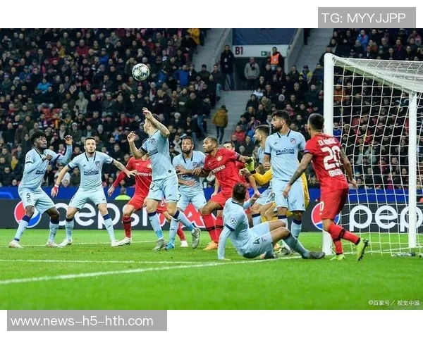 阿森纳球迷与桑德兰球迷发生冲突安保人员介入制止事态升级 阿森纳球迷与桑德兰球迷发生冲突安保人员介入制止事态升级