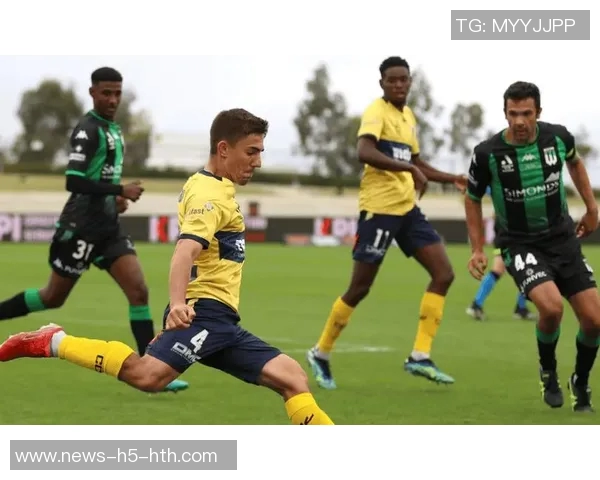 荷媒报道前进之鹰创下荷兰足坛新纪录单场更换八名球员引发热议